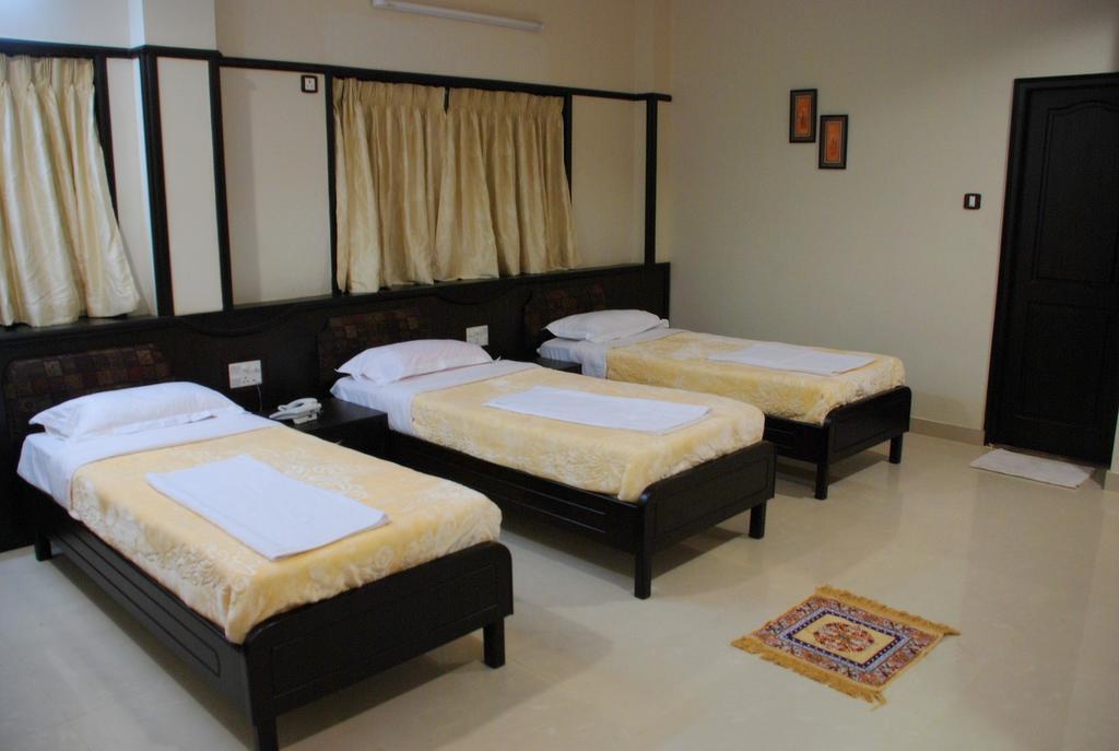 Suhashini Palace Mysore Room photo